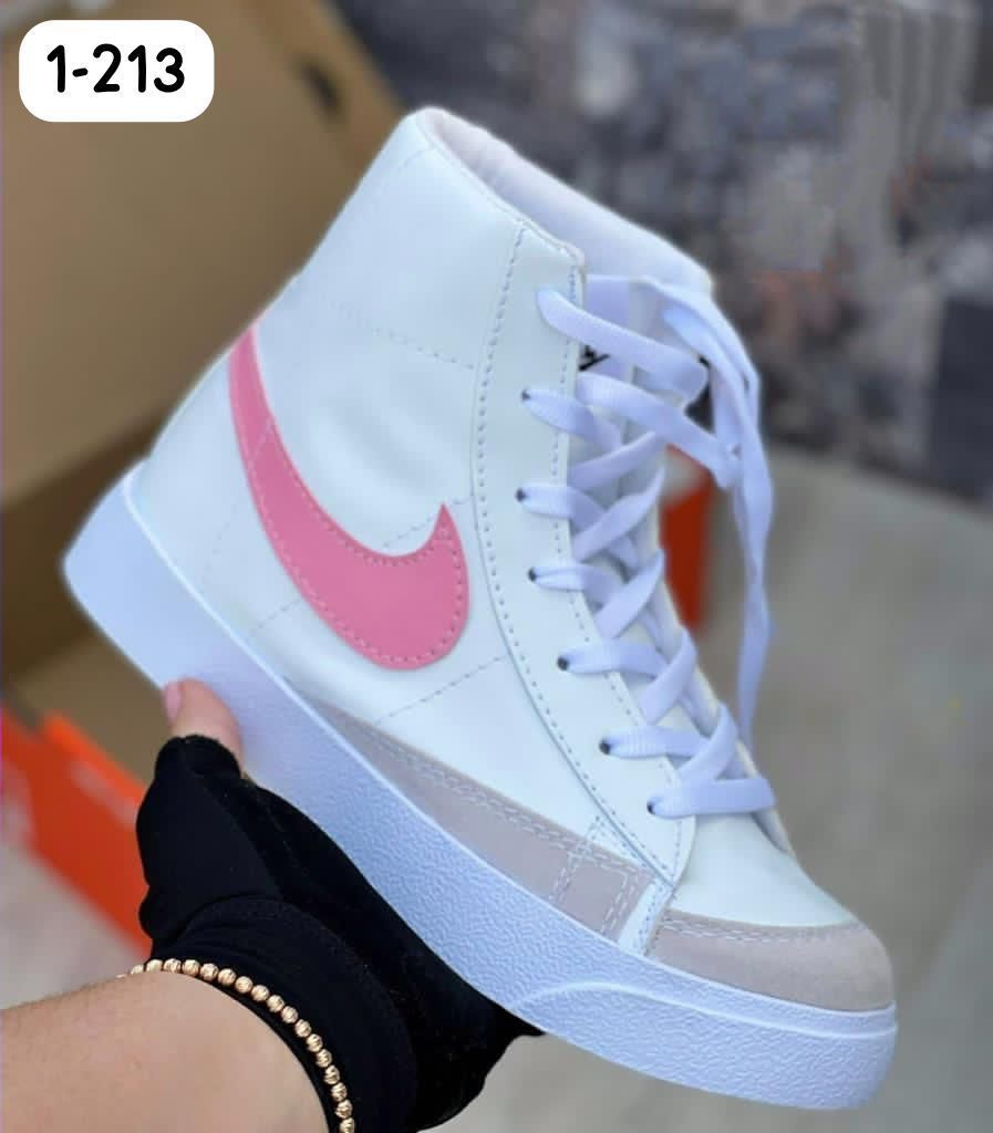 NIKE BLAZER